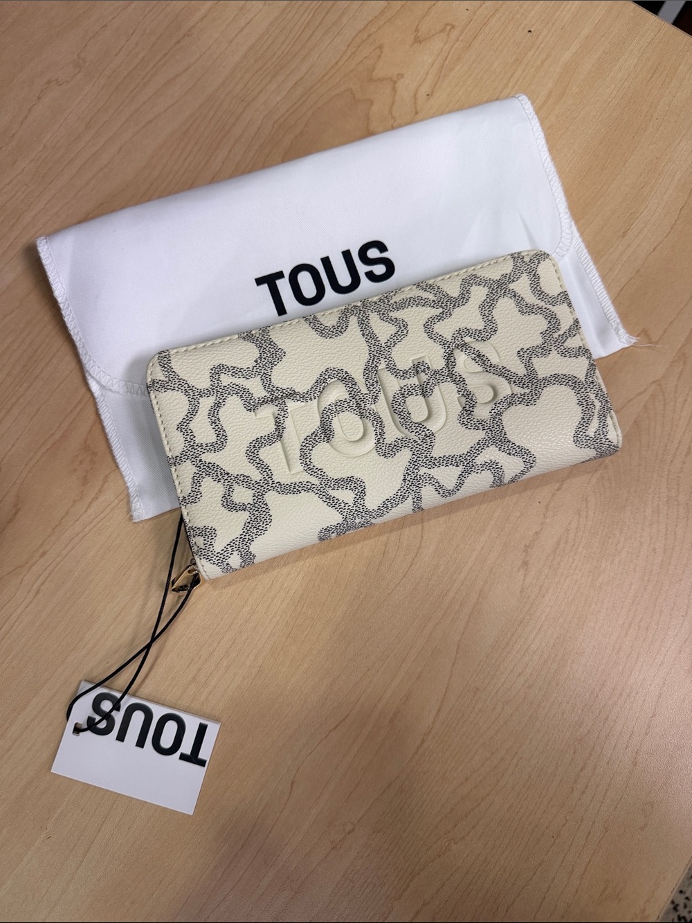 TOUS Cream Wallet with Gray Signature Motif Zip-Around